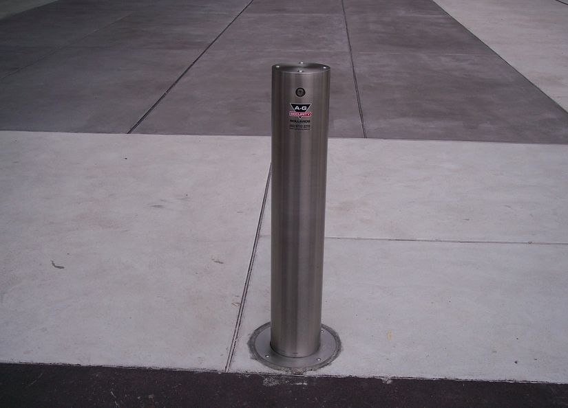Bollards 04